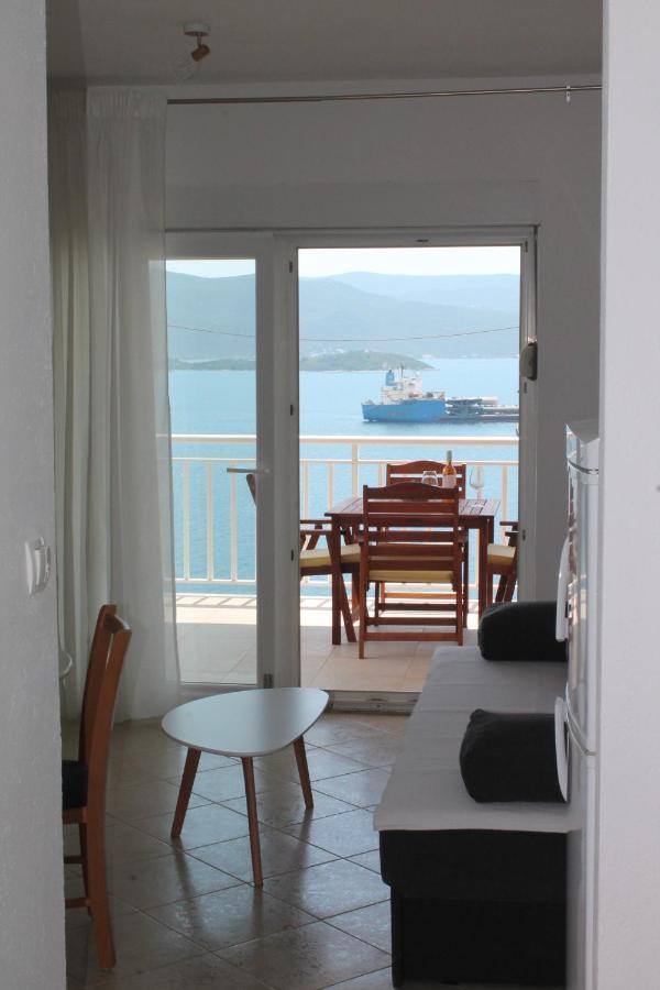 Bella Vista Apartment Komarna Exterior photo